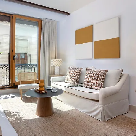 Genteel Tomas De Ibarra 15 * Seville